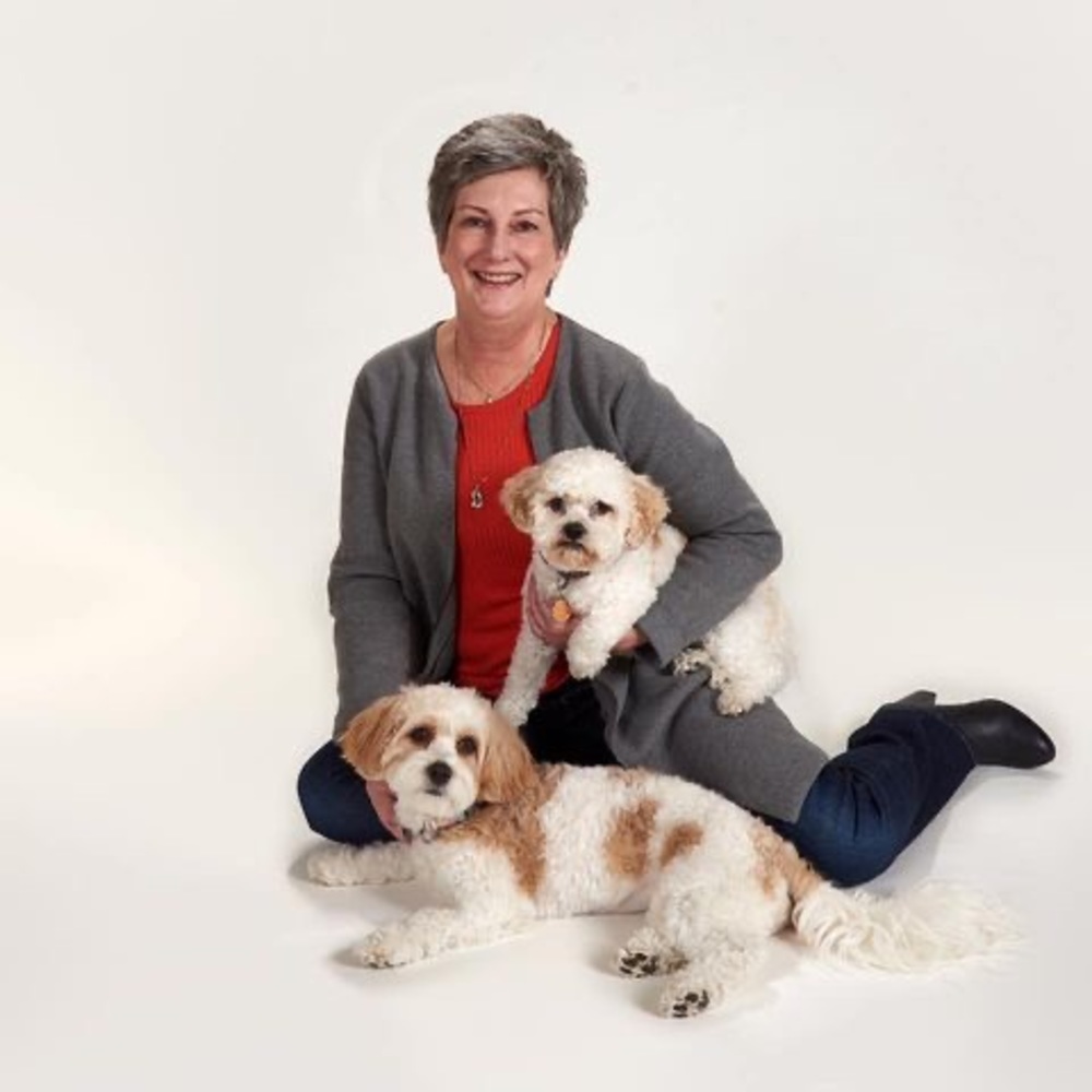 Meet your Posher, Cynthia